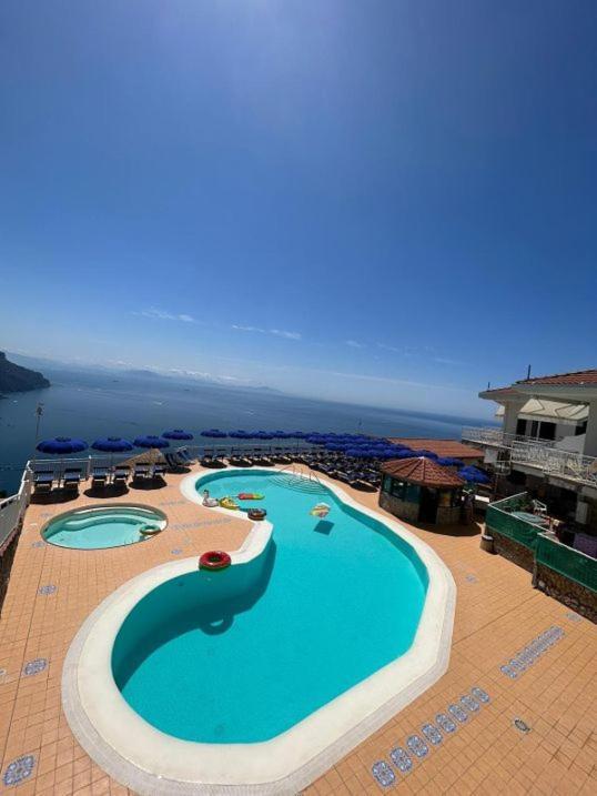 Casa Vacanza Diana ราเวลโล ภายนอก รูปภาพ